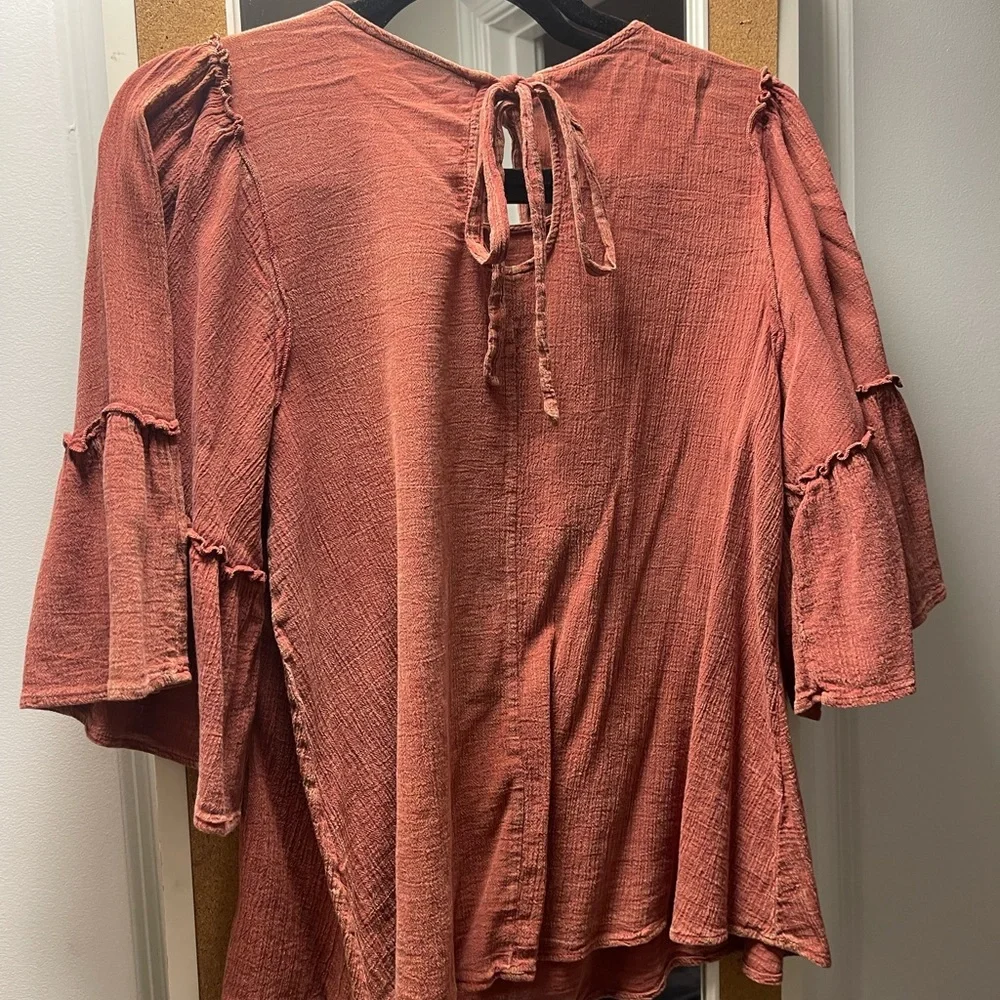 Altered State top. - Picture 2 of 4